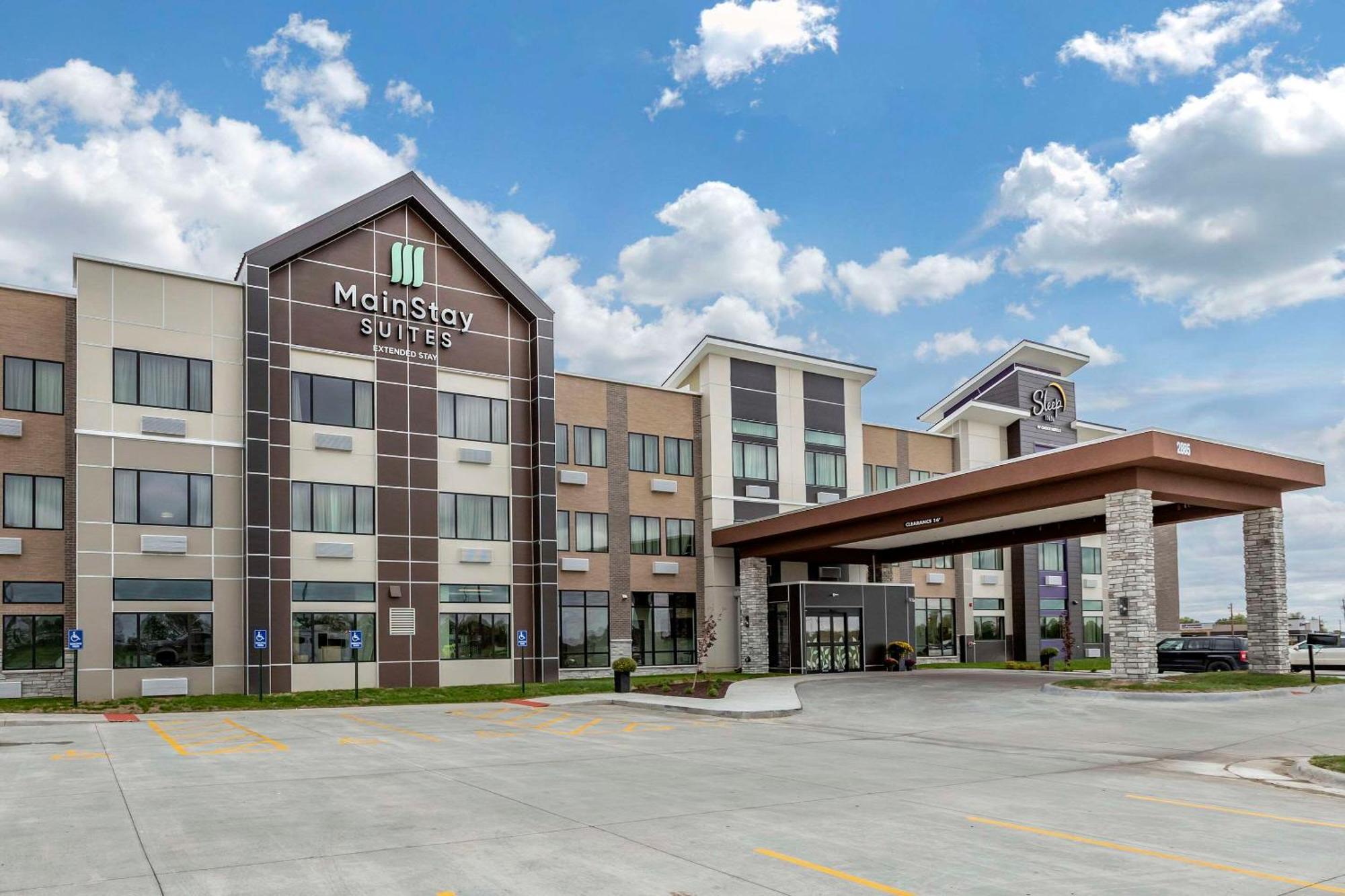 Sleep Inn & Suites Milwaukee-Franklin Franklin  Екстер'єр фото